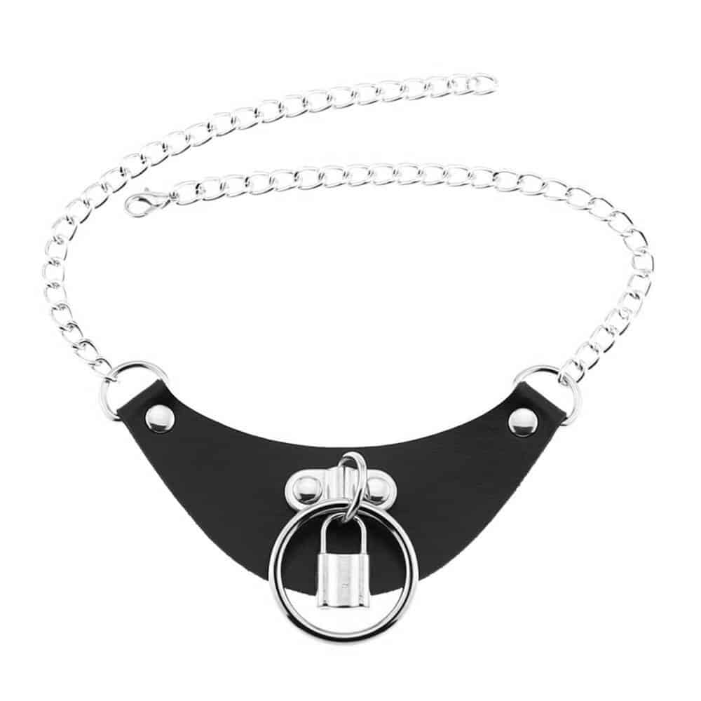 Moonattic Choker Keeping Distance
