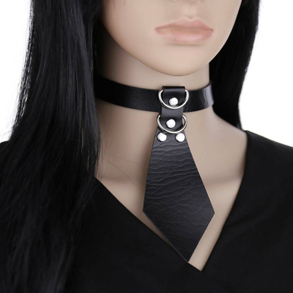 Moonattic Choker Black Ring Tie