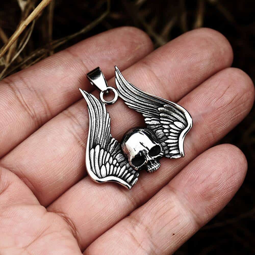 Moonattic Necklace Winged Skull - Image 2