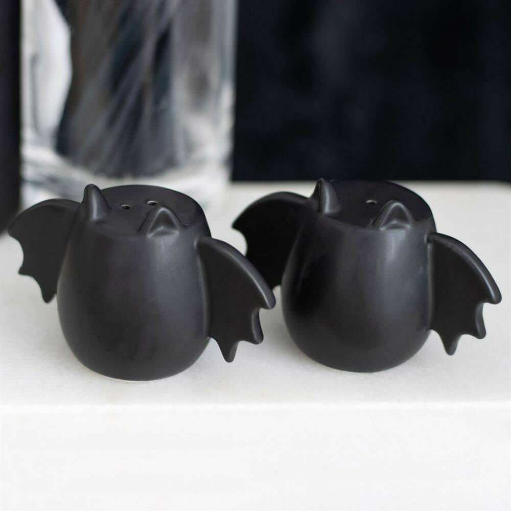 Spirit of Equinox Batwing salt and pepper shaker - Image 3