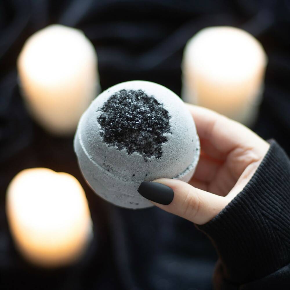 Spirit of Equinox bath bomb Dark Depths - Image 3