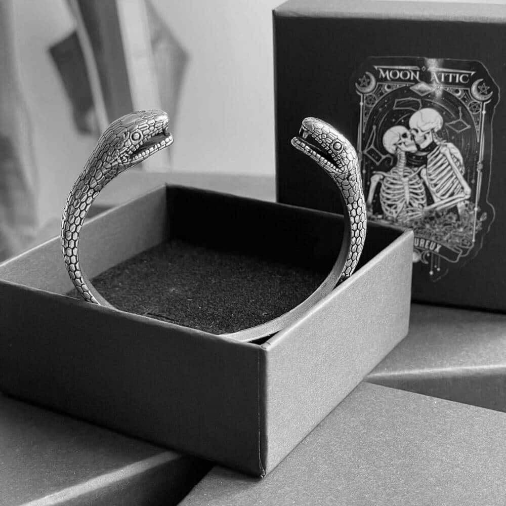 Moonattic bangle Snake