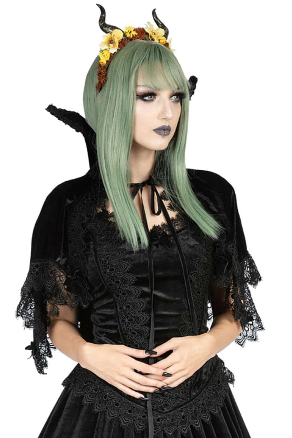 Sinister Cape Lady Vampire - Image 5