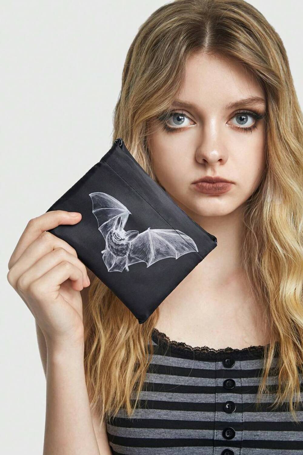 Romwe shopping bag Bat Attack - Image 3