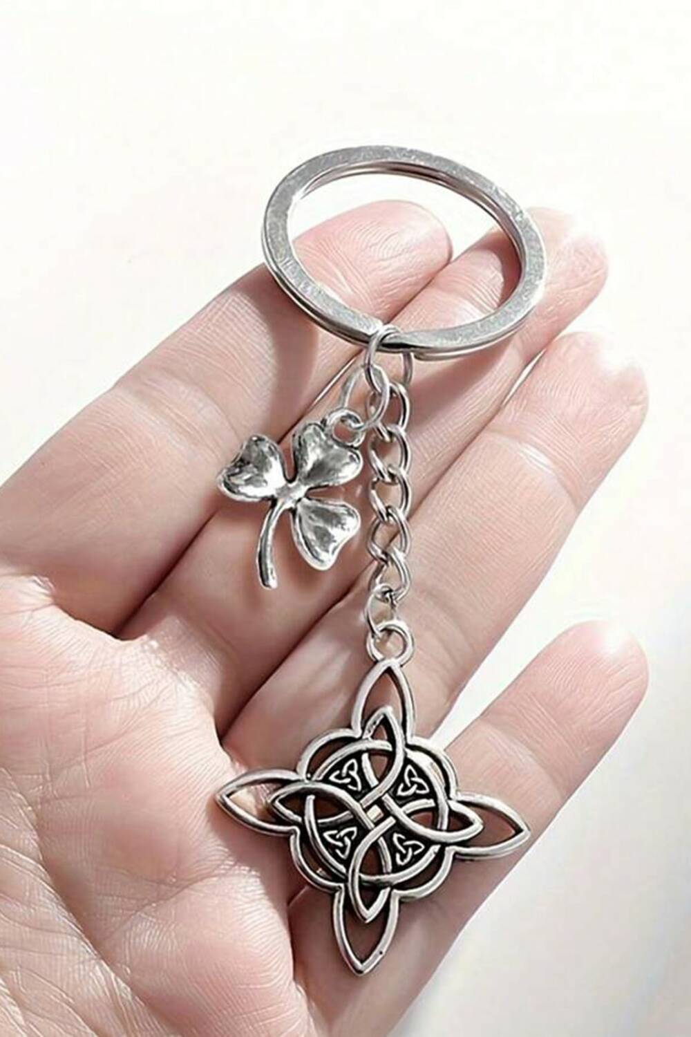 Mad Moonshine key ring Witches Knot