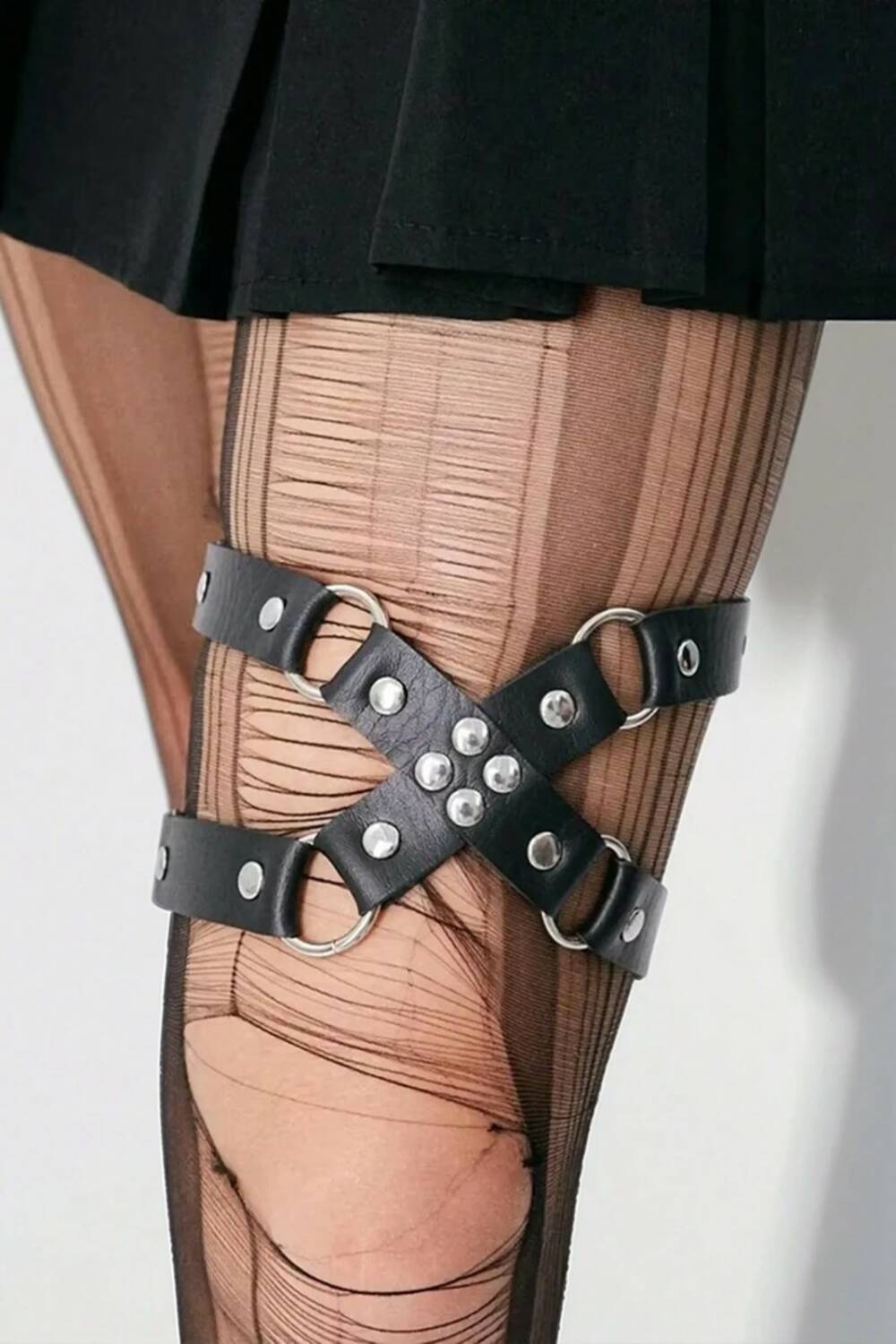 Mad Moonshine Garter Black Cross