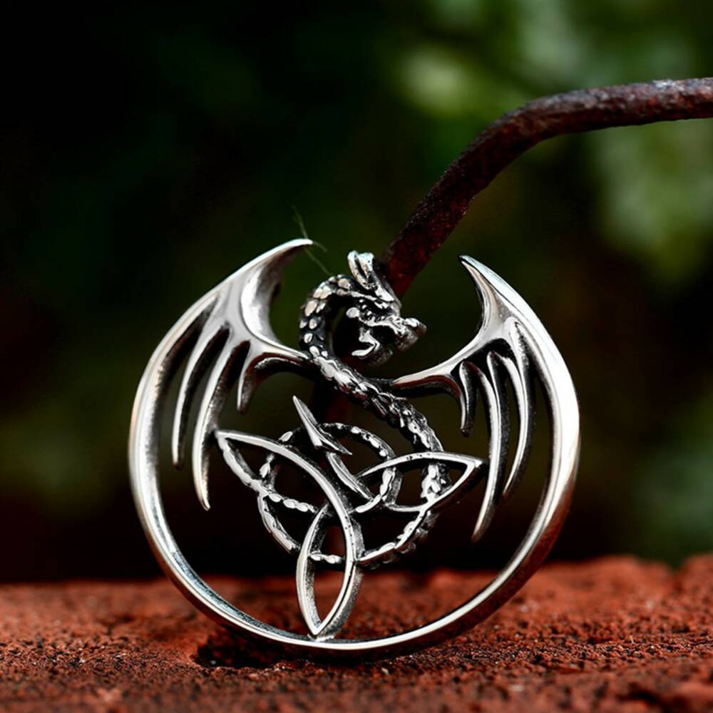 Moonattic Dragonwing necklace - Image 2