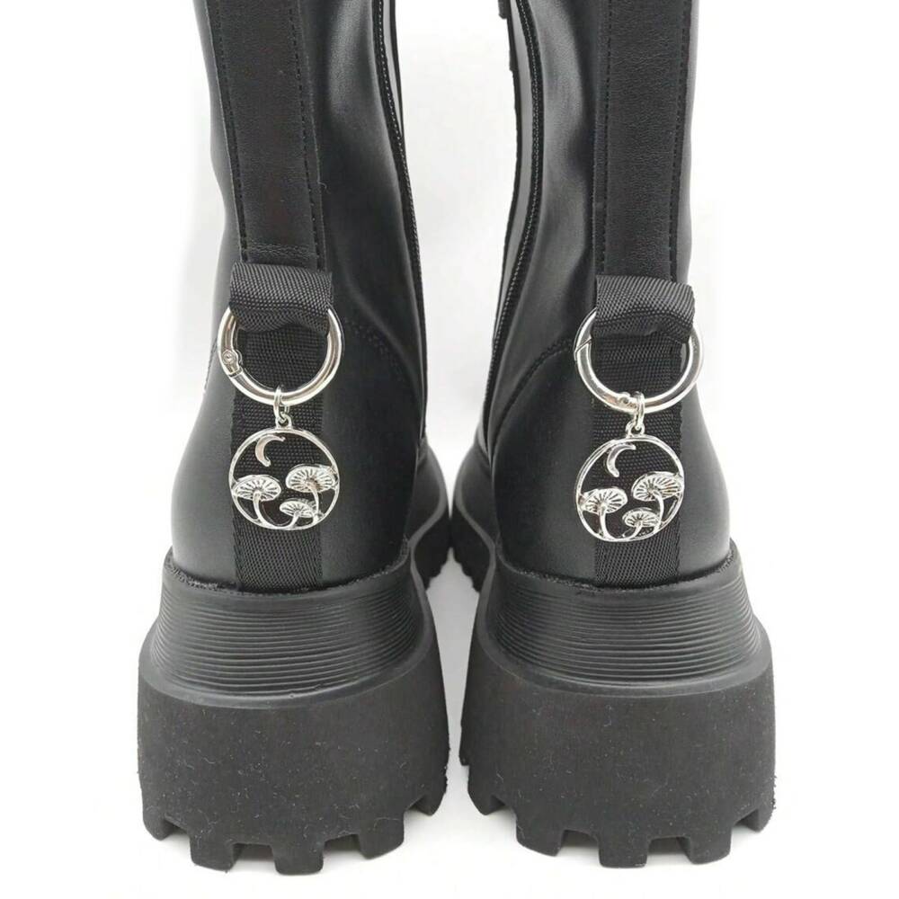 Mad Moonshine shoe tag Mushmoon