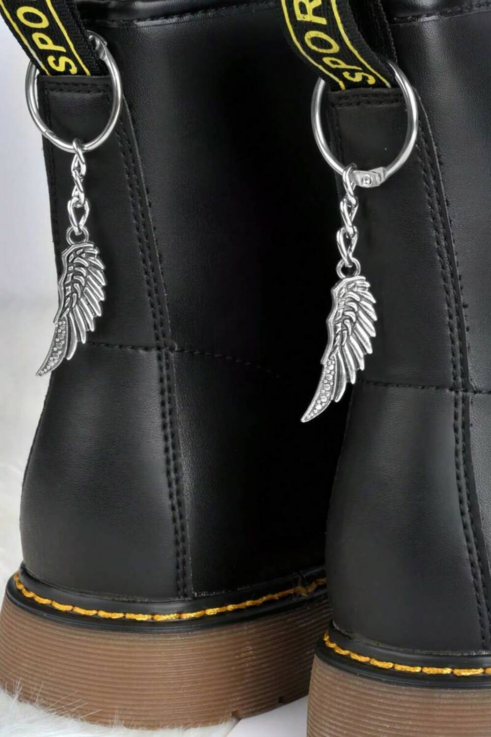 Mad Moonshine shoe tag Wings