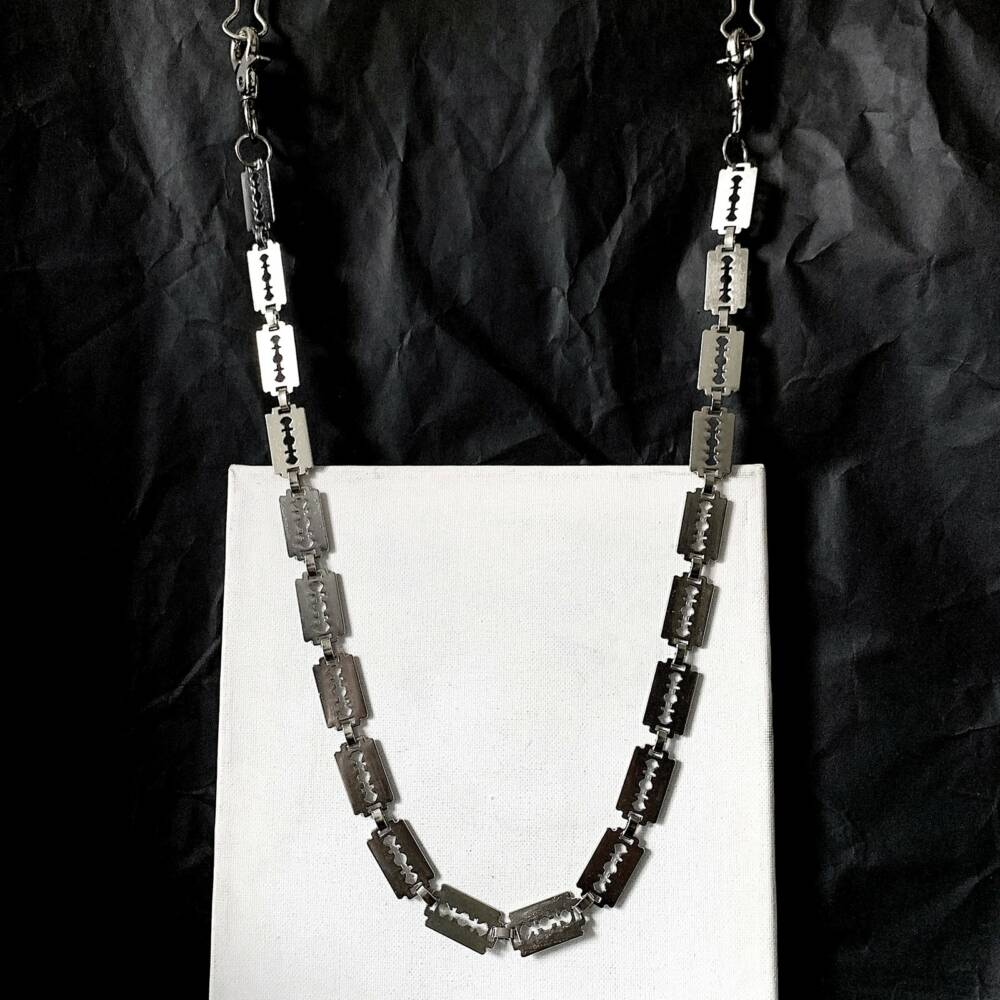 Moonattic Razor Blade key chain