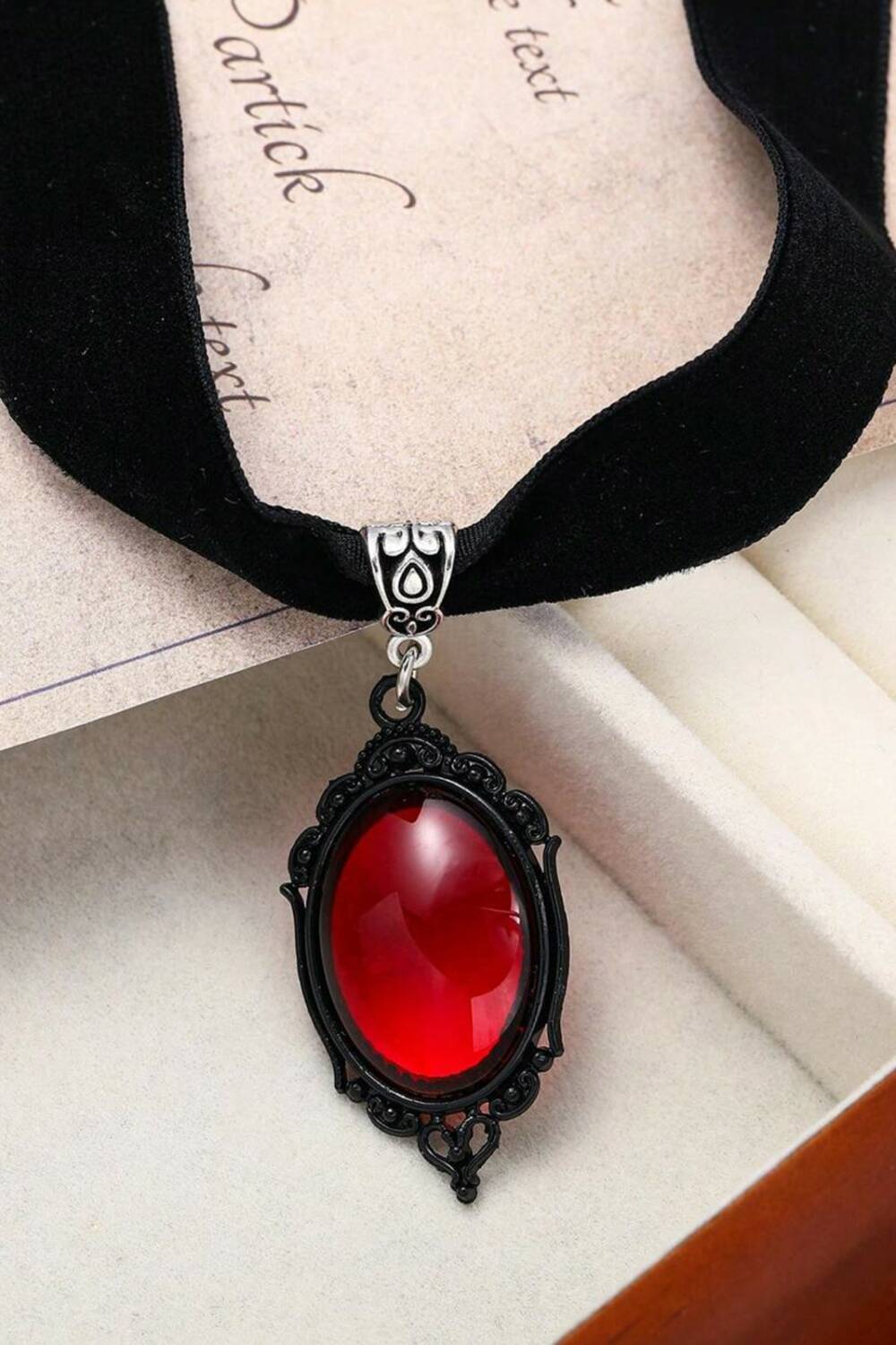 Mad Moonshine collar Baronka II