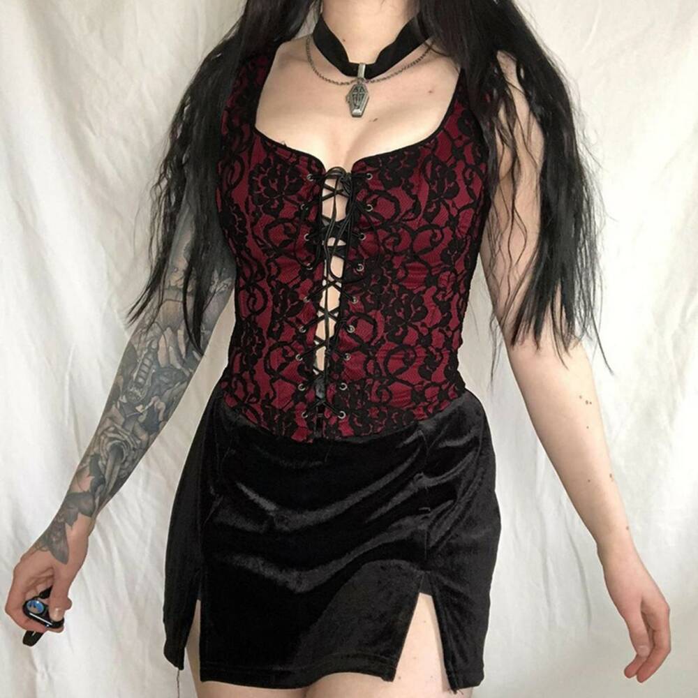 Moonattic Top Crimson Lace Corset - Image 2