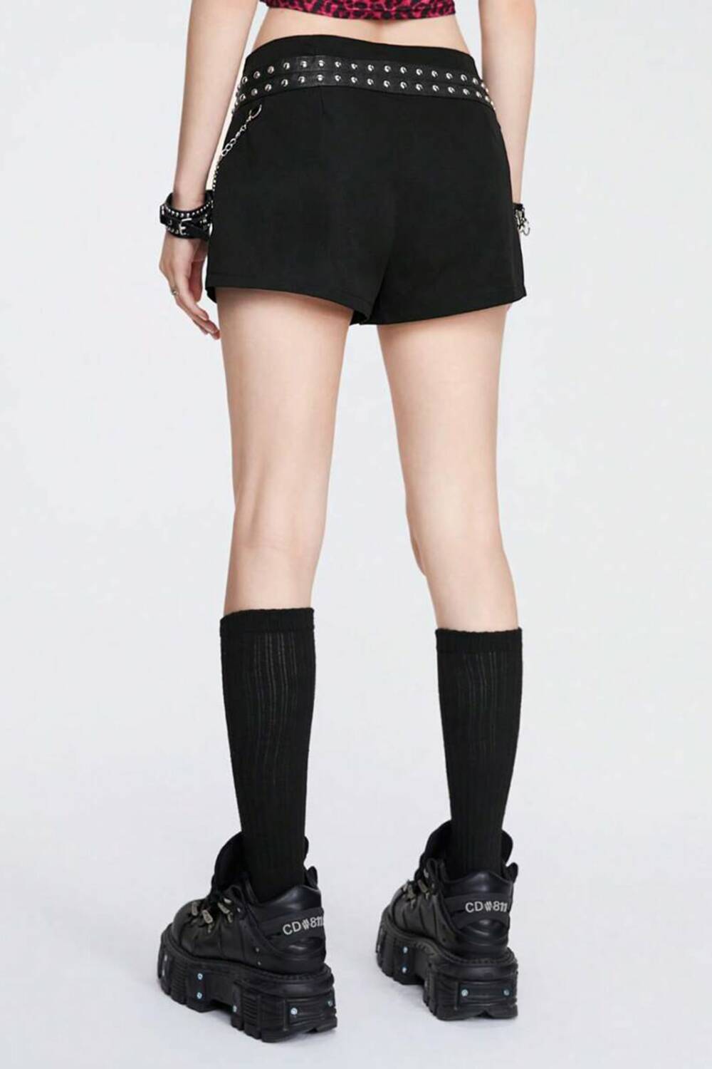 Romwe Shorts Chainlash - Image 2