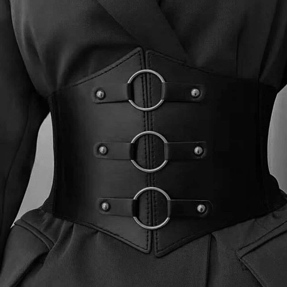 Mad Moonshine girdle triple ring